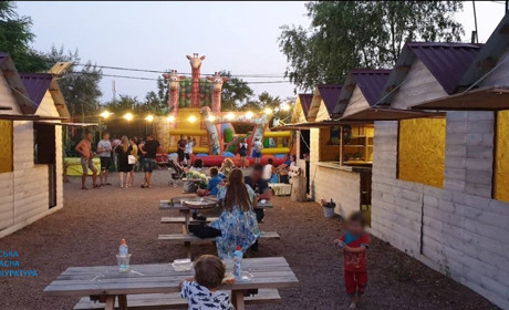 "Віджали" базу відпочинку в Затоці: учасникам рейдерського захоплення загрожує до 12 років в'язниці