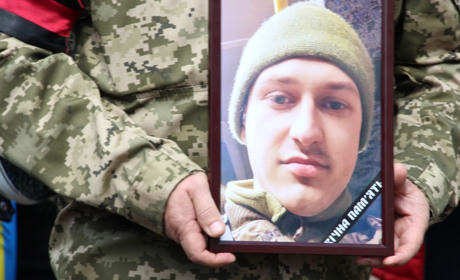 У Гадячі попрощалися із загиблим військовим Іваном Переварухою