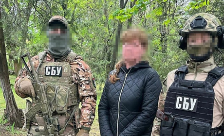 Двох херсонських колаборанток, які ховалися від правосуддя, затримали у Києві та Одесі