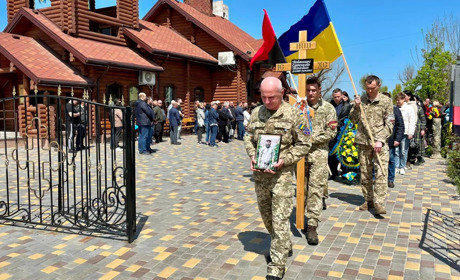 У Нікополі провели в останню путь військовослужбовця Олександра Павлишина