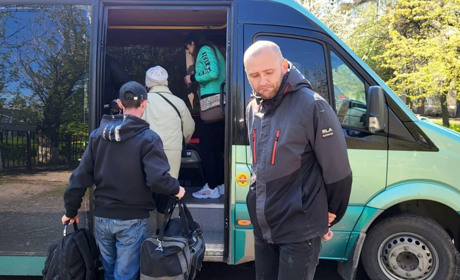 З Торецька 26 квітня евакуювалося лише 10 людей. Як записатися на наступну евакуацію