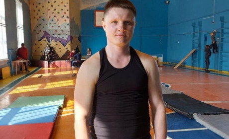 У Конотопі рекордсмен України з паркуру тренує дітей. Хто може прийти на заняття