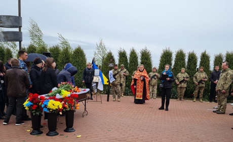 В Южному попрощалися із загиблим воїном (ФОТО)
