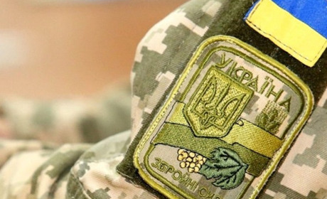 Зеленський дав доручення Залужному відправляти тилових військкомів на фронт