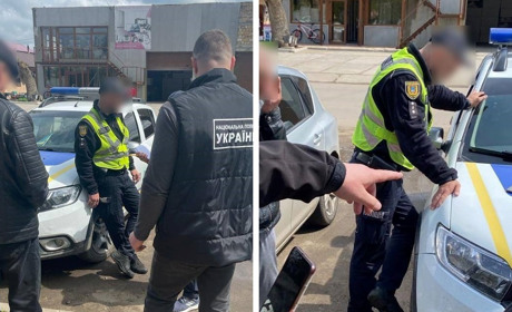 На Одещині патрульний вимагав хабар з військового за авто, яке він готував відправити на фронт