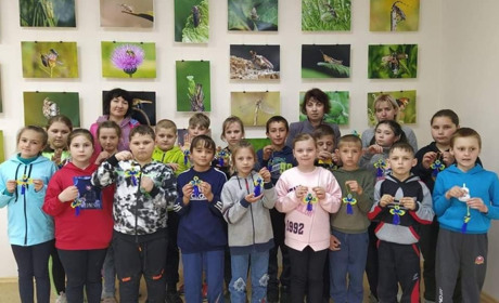 Веселились, робили янголів, дивились виставу: учні Станівської школи весело провели час в Тростянці