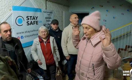 "Жили у підвалі, але і так вже стало нестерпно": 20 людей евакуювали із Бахмуту