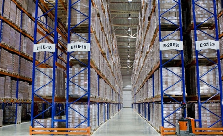 Як правильно обрати стелажі для складських приміщень?