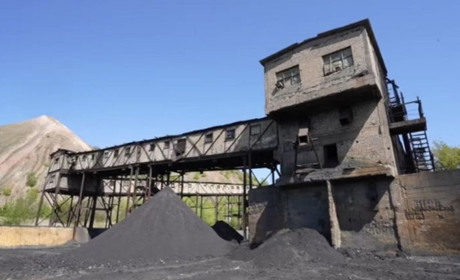 Шахтарі Торецька продовжують спускатися у шахти, нехтуючи безпекою