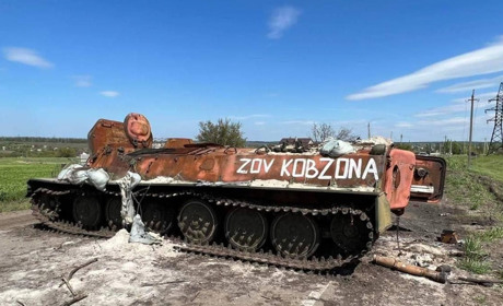 На окупованій Луганщині "закобзонили" російський танк. Хто знищив панцирника окупантів