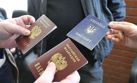Омбудсмен закликав мешканців ТОТ отримувати російські паспорти заради збереження життя
