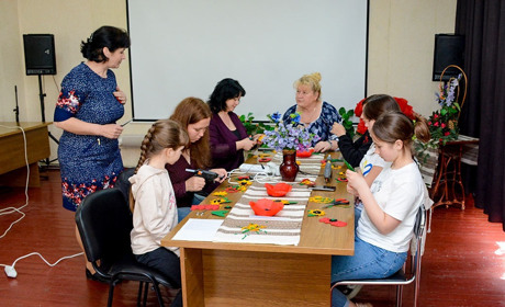 Виготовляли символи Дня примирення: майстер-клас в Кагарлицькому МЦКД