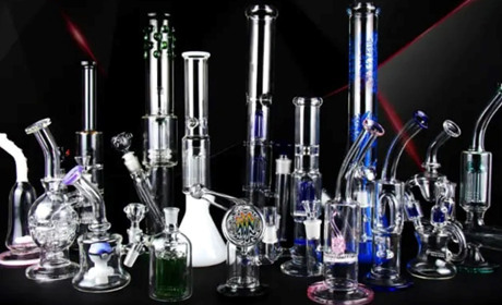 Скло чи акрил? Протистояння бонгів