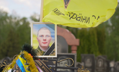 Йому назавжди 22. У Тростянці попрощалися з Героєм Назаром Мірошніченком
