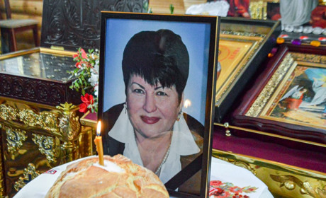 У Нікополі простилися із загиблою через обстріли мешканкою міста Анною Зінченко