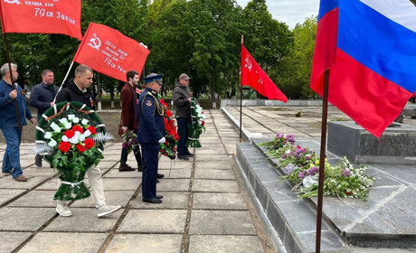 “Побєдобєсіє” колаборантів на Сірогозщині: автопробіг, мітинг, хода з прапорами, ще чимало цікавого