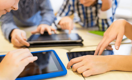 Учням Южненської громади видадуть хромбуки та планшети