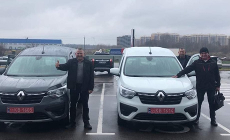 Ташанська й Дівичківська громади придбали автомобілі для лікарів, комунальників і центру соцзахисту