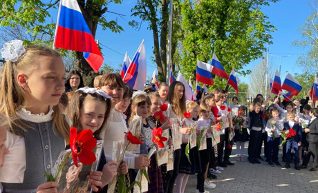 Як окупанти "промивають мізки" дітям у тимчасово окупованій Волновасі