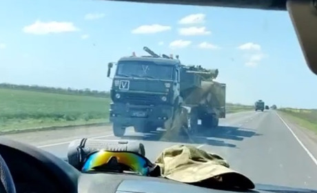 Окупанти активно перекидають важку військову техніку у напрямку Мелітополя