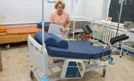 Що взяти з собою в пологовий будинок: поради жінкам, які готуються народжувати