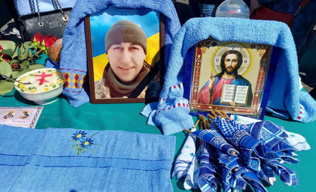 Первомайськ попрощався з Максимом Махтіним, захисником України