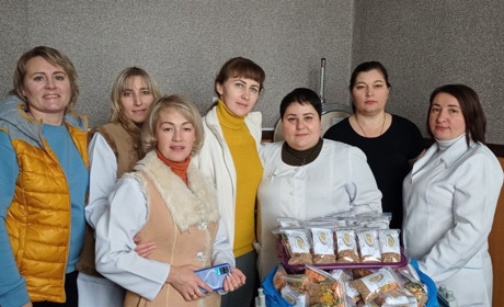 «На лабораторних вагах важимо спагеті»: як у гадяцькій лабораторії готують сухі супи для військових