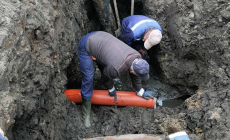 В Тростянці міняють трубу водопостачання на Татаренка: для чого це роблять