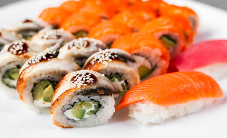 Піца в Ужгороді: улюблені заклади та умови доставки