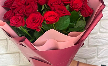 Купити троянду – і в подарунок і для себе