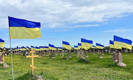 В Сахновщині вандали зруйнували могили українських Героїв: деталі