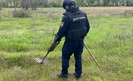 У Біляївці рятувальники виявили та знищили гранату, а після зливи відкачували дощову воду з дворів