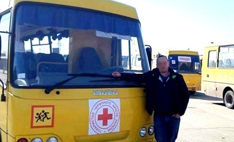 Водій з Дніпра розповів, як в перші місяці захоплення Бердянська вивозив людей з окупованого міста