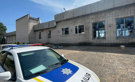 Поліція показала наслідки обстрілу Нікополя минулої доби