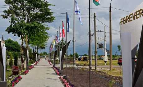 У Доброславській громаді відкрили Алею Дружби, ветеранський хаб та зібрали 170 тис.грн на ЗСУ. Фото