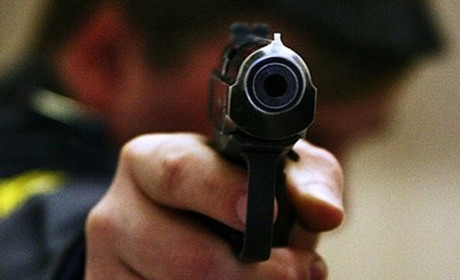 Погрожував розстрілом голові громади та його дітям: двом поліцейським з Генічеська оголошено підозру