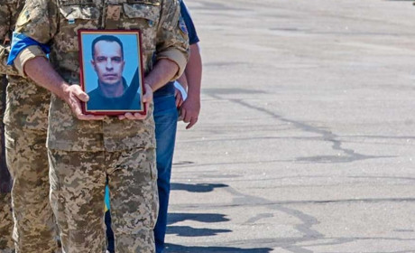 У Нікополі простилися із захисником України Андрієм Удачиним