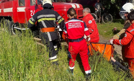 У Тростянці вогнеборці оперативно ліквідували пожежу в приватному будинку