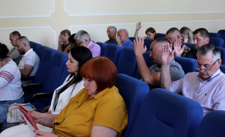 Півтора мільйона на дороги: як у Гадячі на позачерговій сесії розприділяли кошти