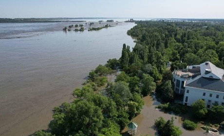 На правобережжі підтоплені хати і автодороги