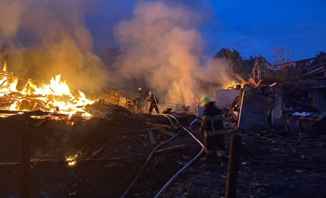 Внаслідок ворожої атаки у Звягелі 6 будинків зруйновано, 58 пошкоджено: екстрене засідання ТЕБ та НС
