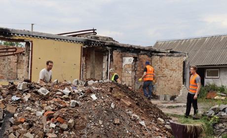 Добробатівці працювали в будинку на вулиці Гоголя: чим займались волонтери