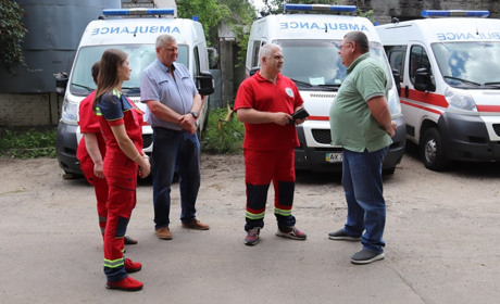 Лозова отримала новий автомобіль та зарядні станції. Кому надійшло