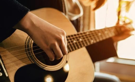 Акустичні гітари: музика в її первозданній формі