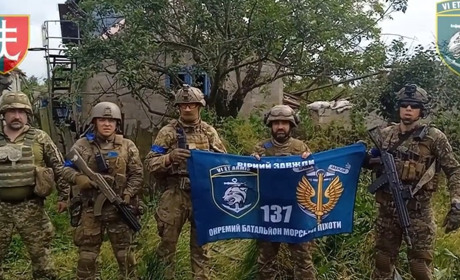 Російські солдати намагаються повернути деокуповану Макарівку, застосовуючи авіацію. Відео