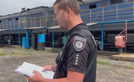 Зливали з тепловозів 1,5 тис. літрів за ніч: затримали групу, яка крала пальне на Одеській залізниці