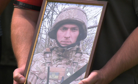В останню путь проводили всім селом: у Білці поховали загиблого Сергія Крючка