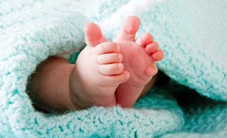 Жінка з Майорів народила дитину в кареті швидкої, а у Великому Дальнику – до приїзду фельдшерів