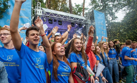 Табір для підлітків з Херсонщини, які евакуювалися через знищення Каховської ГЕС: як отримати місце?