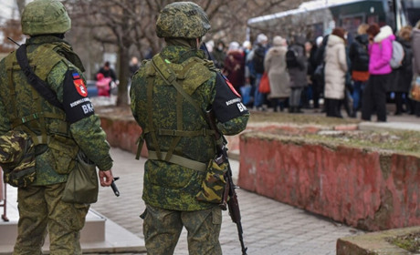 Українцям в окупації, які відмовилися від паспорта рф, погрожують депортацією. Що про це думає юрист